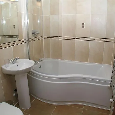 At Newton House Farm Bed & Breakfast