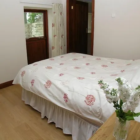 Bed & Breakfast At Newton House Farm